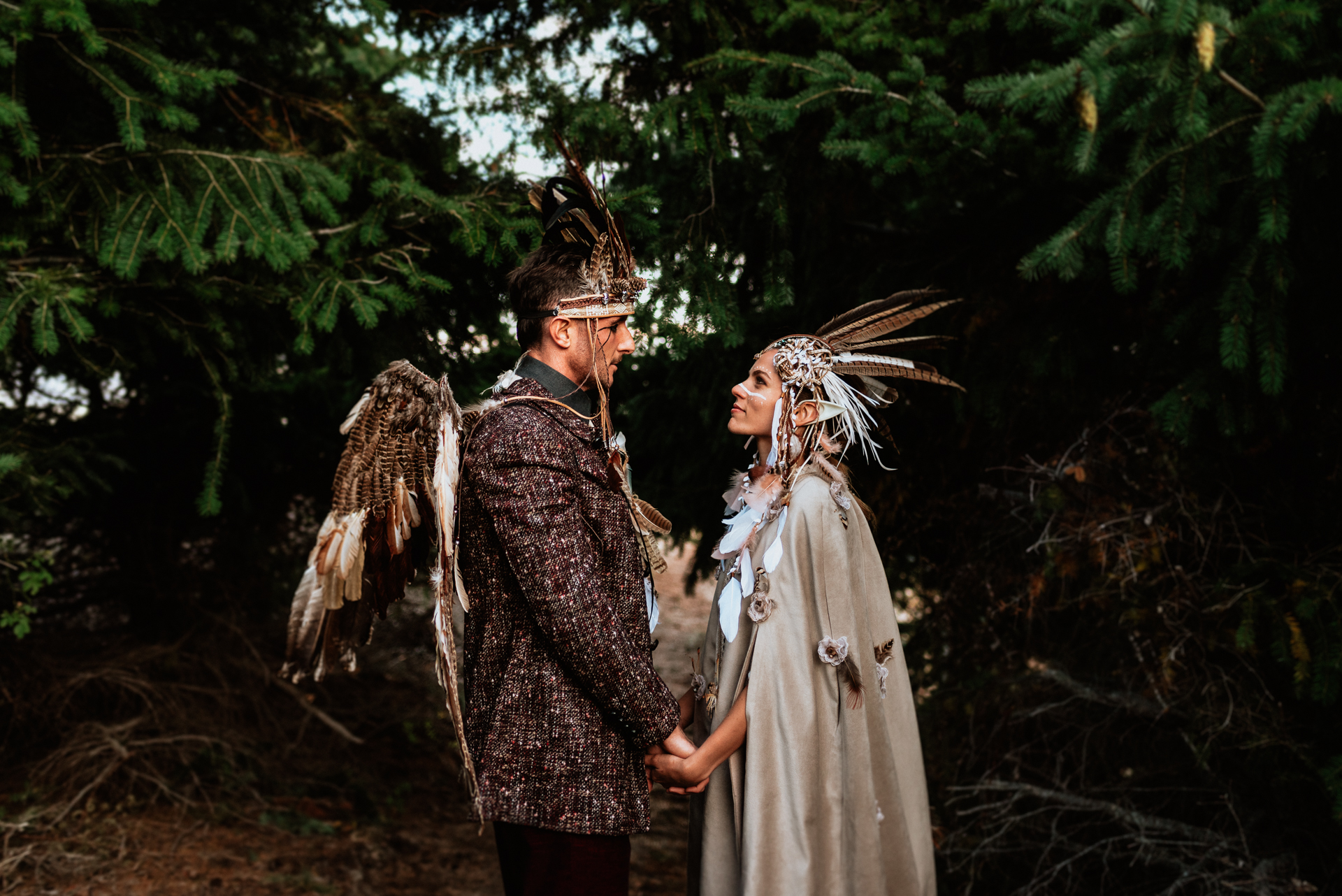tematic wedding in the woods